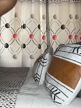 CynnxxxBarb's Live XXX Chat