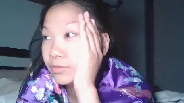 cryptokimgirl's Webcam Show