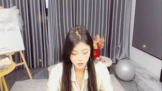 Momolith_616 网络视讯表演