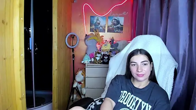 Fiery_Brunette_n Live XXX chat