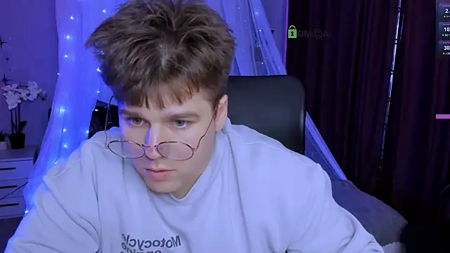 michael_strong1 Live XXX Chat