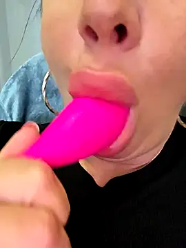 Adivaaa's Live XXX Chat