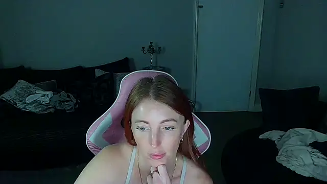 Red_firesquirt's Live XXX Chat