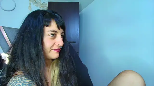 Naughty_Kittenm: απευθείας συνομιλία ΧΧΧ