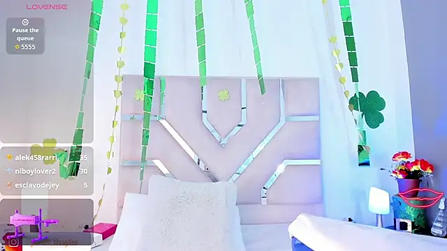 Thayler_jones' Live XXX Chat