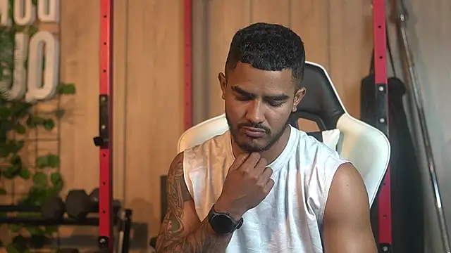 Reik_Vonn live XXX chat