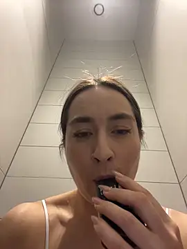 Holly_Play's Live XXX Chat