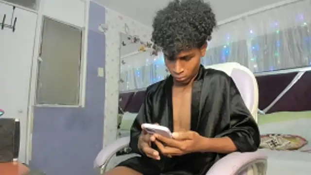 Santy_bigcock_01 Adlı Modelin Web Kamerası Şovu