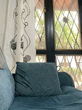 XXX chat uživo modela Kira33_