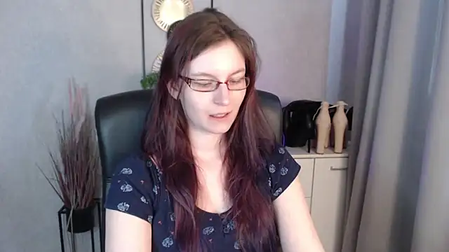 emmaxDelight Adlı Modelin Canlı XXX Sohbeti