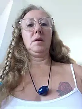 MILEIDE980's Live XXX Chat