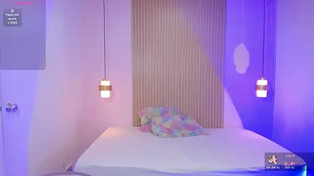 CharlotteKing8 Live XXX Chat