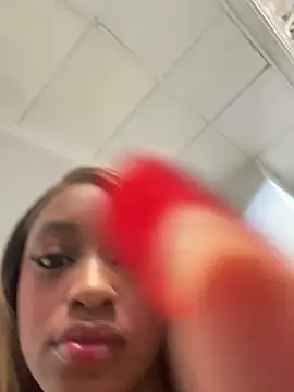 LiaTrainor's Live XXX Chat