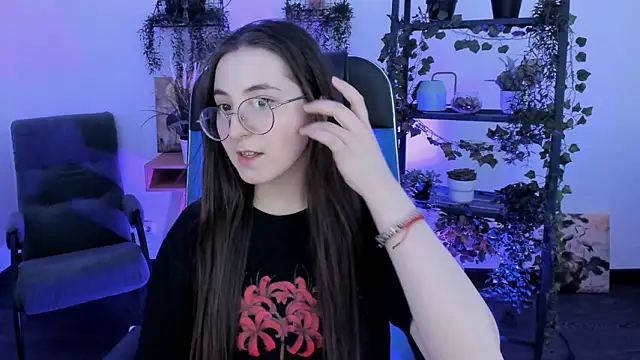 VirtuallVoyant's Live XXX Chat