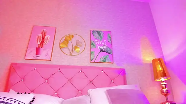 XXX chat uživo modela mystikdoll