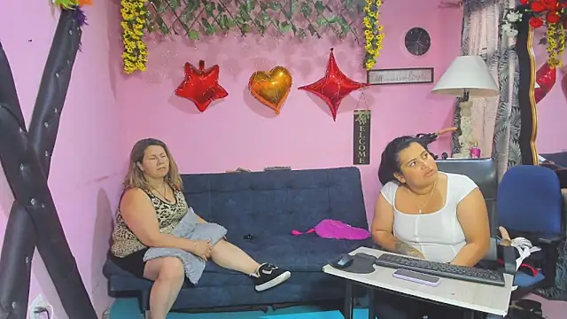 lesbiancuple élő XXX-chatje