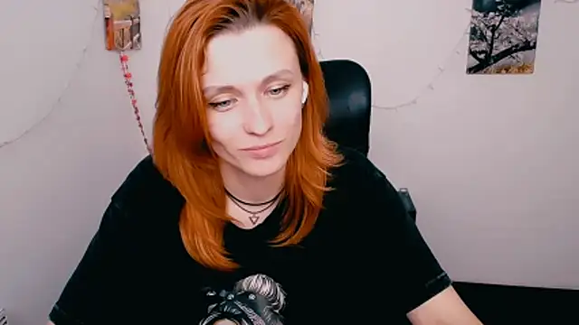 PeppyMia Chat XXX live