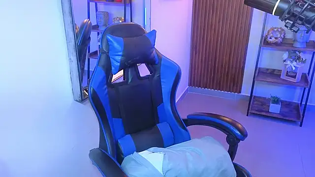 Kenya--Buhle Adlı Modelin Web Kamerası Şovu