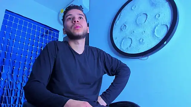 XXX chat uživo modela mike_257