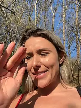 Chat +18 de petrouchkaaa_ ao vivo