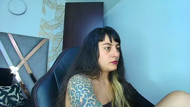 Naughty_Kittenm 即時 XXX 聊天