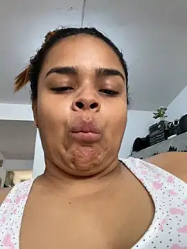 Evabigass' Live XXX Chat