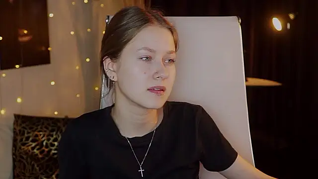 EveMundie Adlı Modelin Canlı XXX Sohbeti