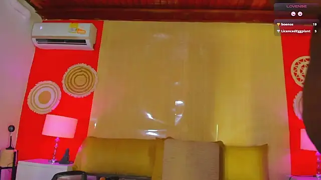 NikollSalas 即時 XXX 聊天