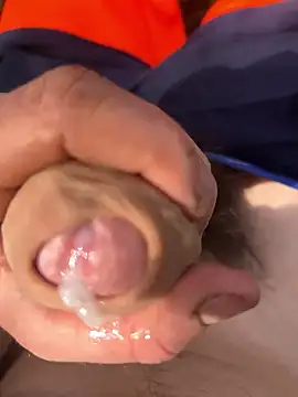 enormebitedu31 Show Webcam