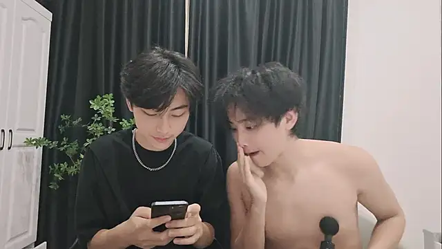 ZH-HUAHUA 在線直播表演