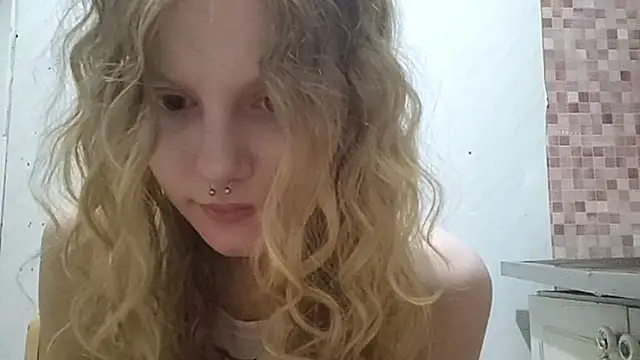 Kira_Wonderfullina Webcamshow