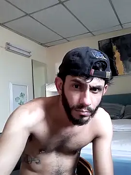 LatinBigClouds22cm Webcam Show