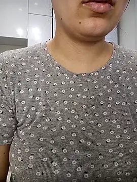 Chat +18 de Emi_hot1 ao vivo