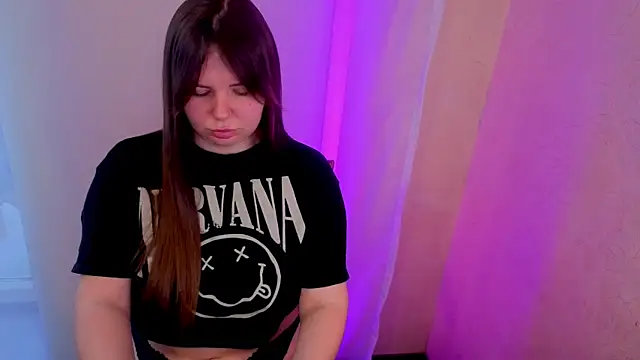 Cutie_Curvy Adlı Modelin Canlı XXX Sohbeti