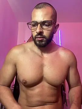 magnumchris Adlı Modelin Canlı XXX Sohbeti