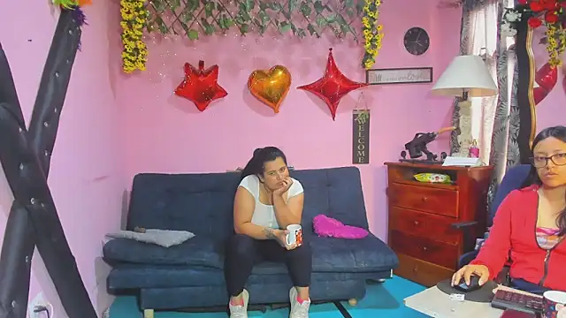 Chat +18 de lesbiancuple ao vivo