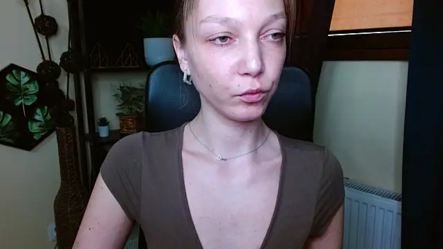 دردشة EmillyPlay الجنسية المباشرة