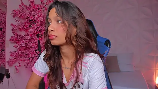 cora_22のライブXXXチャット