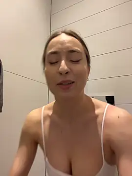 Holly_Play 现场XXX聊天