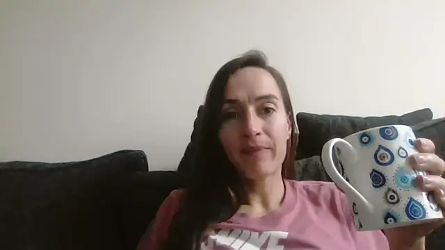 SportyBella_91: онлайн-секс-чат