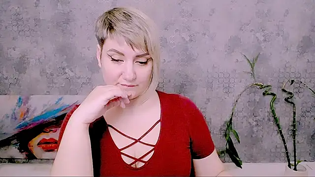 DjulliaのライブXXXチャット