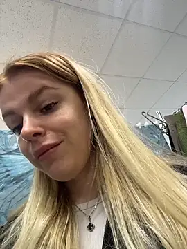 Онлайн чат XXX HarrietDart