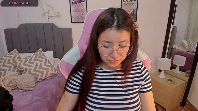 دردشة Amy_joones الجنسية المباشرة