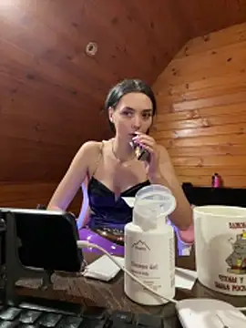 XXX chat uživo modela HoTMiA666