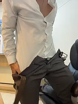 Milosky000 élő XXX-chatje