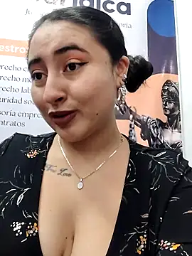 _Sarah-Office1のライブXXXチャット