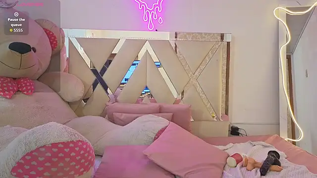 XXX chat uživo modela SABRIINA_TAY