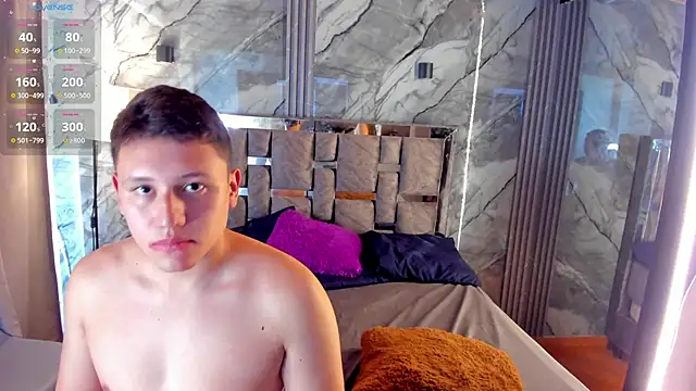 Manson_and_Zoe's Live XXX Chat