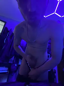 Cloudd_Kingg_Iceyyy Adlı Modelin Canlı XXX Sohbeti