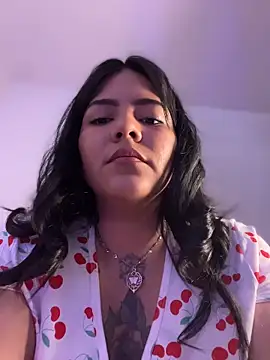 XXX chat uživo modela JulianaCastillo